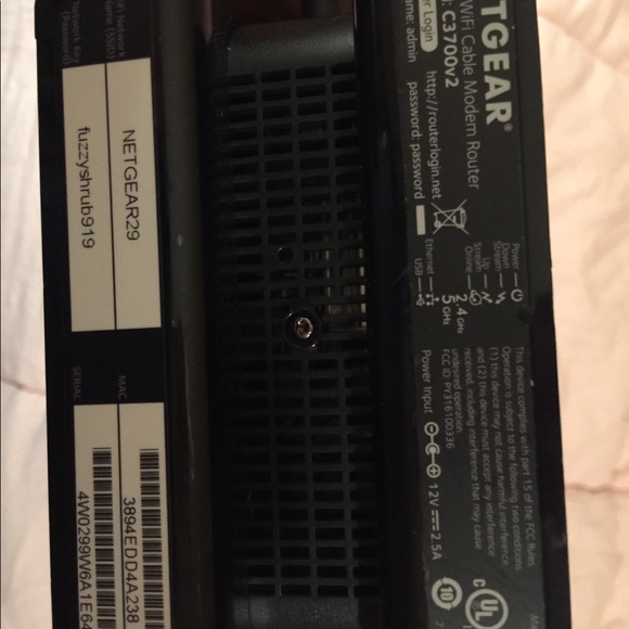 NETGEAR Cable Modem Router Model C3700v2 N600 Wireless WiFi DOCSIS 3.0 2-Port - Picture 5 of 14